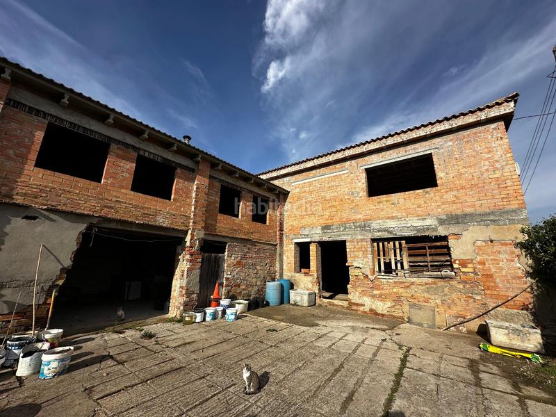 Foto 48710ade-0434-45cf-9f12-d4b5c099cd5f. Masia amb aparcament a Llívia Lleida