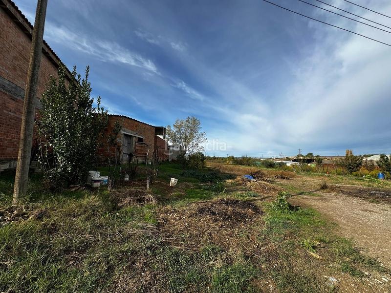 Foto 562c3066-36b6-44eb-bd83-5761c6fc1593. Masia amb aparcament a Llívia Lleida