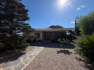 Chalet  Carrer del mas. Chalet con vistas al mar en botarell, con parcela de 1.000 m²