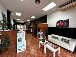 Locale commerciale  Avinguda de valència. Local en venta en avinguda valència, cappont