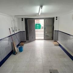 Lloguer Aparcament cotxe  Calle jiménez e iglesias. Se alquila cochera !!! barrio del real!!! por 250e al mes