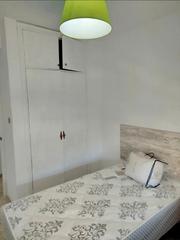 Rent Flat in Calle patio del cura 5. Se alquila  una habitación solo chicas 320e todo incluido
