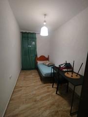 Alquiler Piso  Calle covadonga. Solo estudiantes!!! habitación por 300e!!!