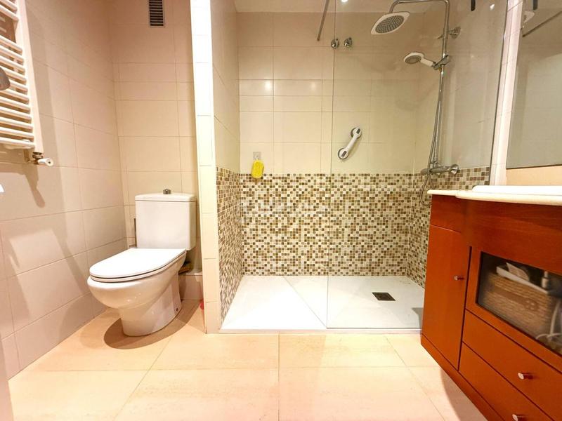 Foto 27f6e96e-7240-4c39-b0b1-b66cfb8edf5b. Piso primera planta con piscina y parking en Centre Vilassar de Mar