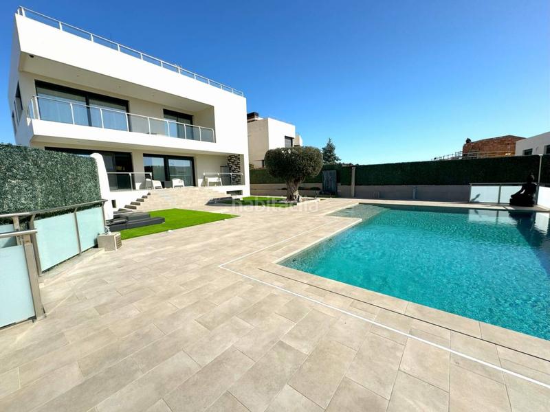 Foto 4a23ecbc-4402-4566-b9c6-8358550ee979. Chalet villa de lujo en Montgat