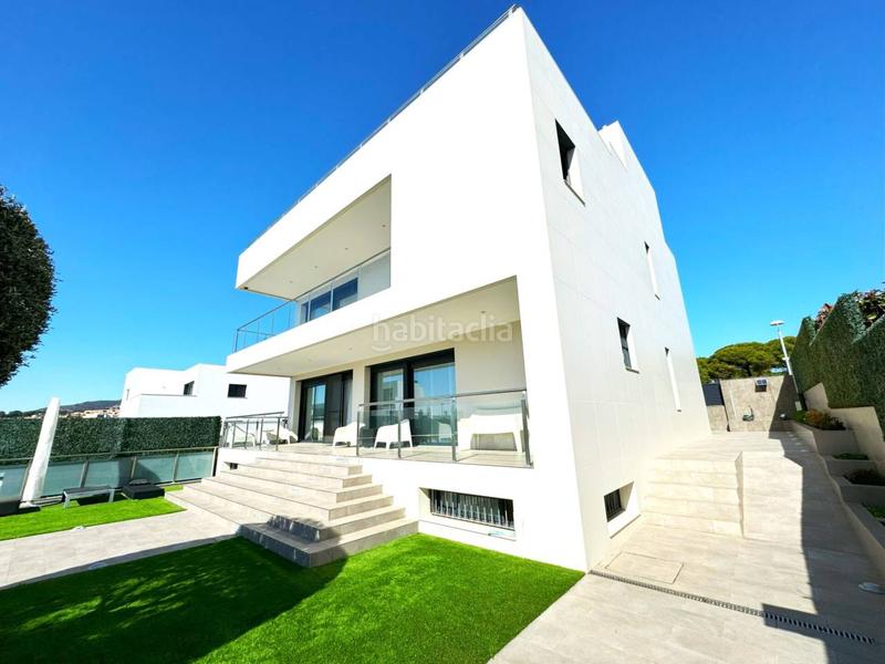 Foto 8b784b84-60b0-4740-b2ec-2c7e21740d53. Chalet villa de lujo en Montgat