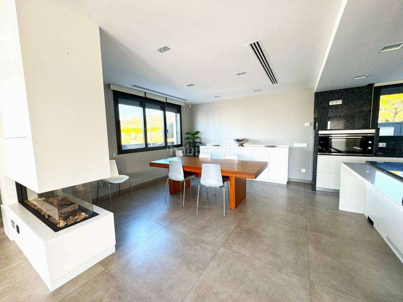 Foto af818dc3-73ab-4646-81f8-489a9bf3c702. Chalet villa de lujo en Montgat