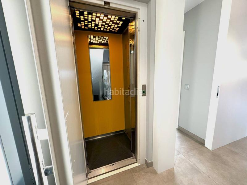 Foto b9145d92-5111-4da9-b85c-b22f01dc6b0f. Chalet villa de lujo en Montgat