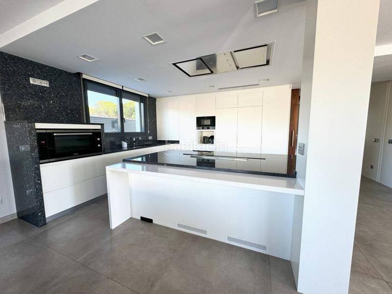 Foto bb700a0c-278a-4c0f-85fd-3b9584f76501. Chalet villa de lujo en Montgat