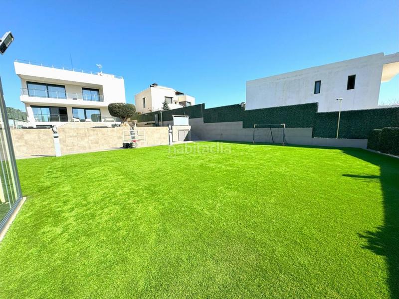 Foto c49565b8-94a6-466b-ba5a-6e25e0b27736. Chalet villa de lujo en Montgat