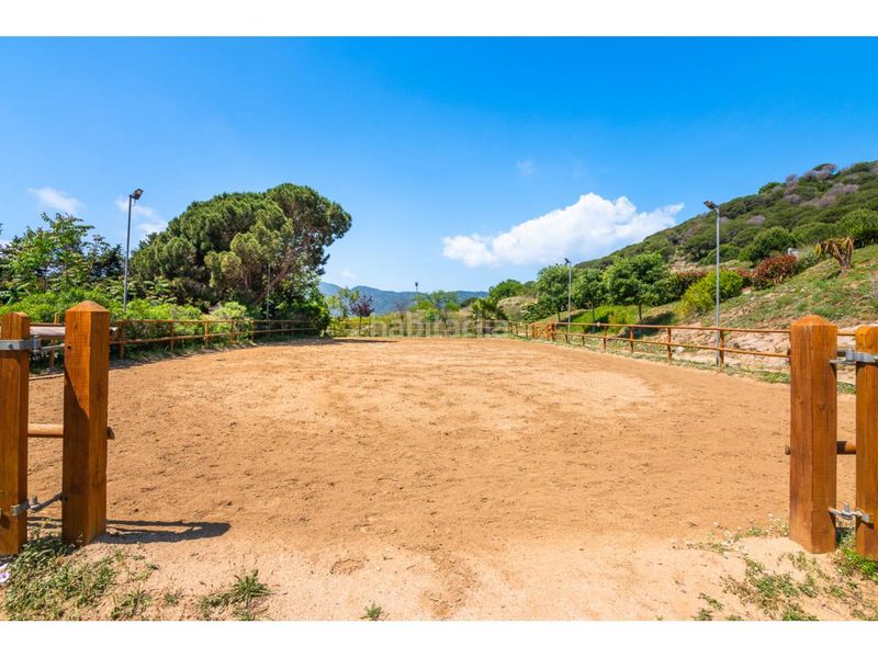 Foto 4593475b-2d52-416e-adad-2261779f051a. Masia amb calefacció aparcament piscina a Nucli Urbà Argentona