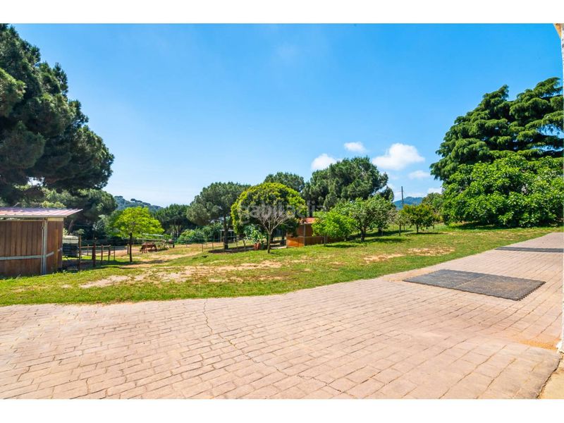 Foto 6e2f645f-a93c-45c7-bb64-5fee25f40a32. Masia amb calefacció aparcament piscina a Nucli Urbà Argentona