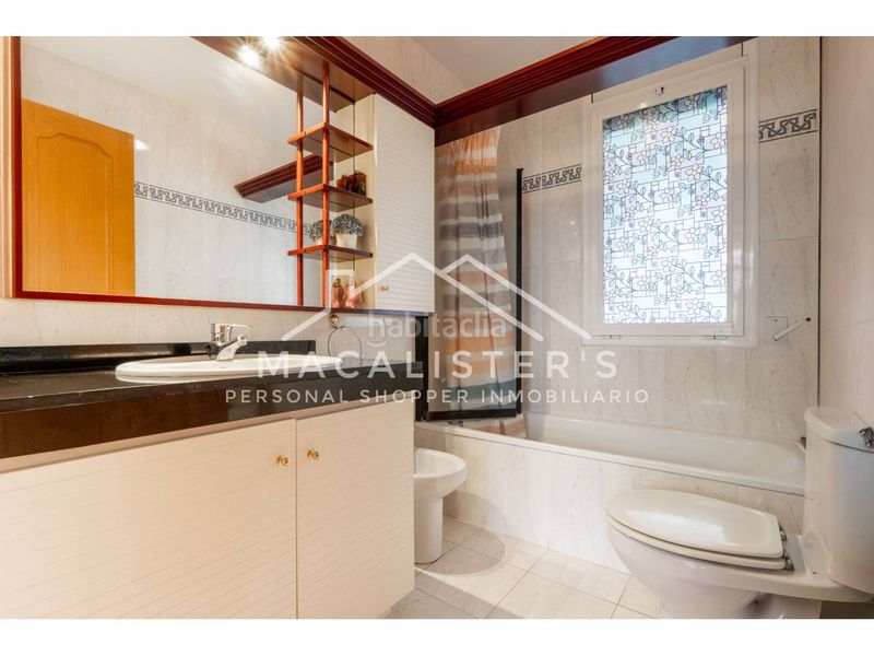 Foto f8cf7aca-5973-47bb-830c-bb6032e379c7. Xalet amb calefacció aparcament piscina a Centre Masnou (El)
