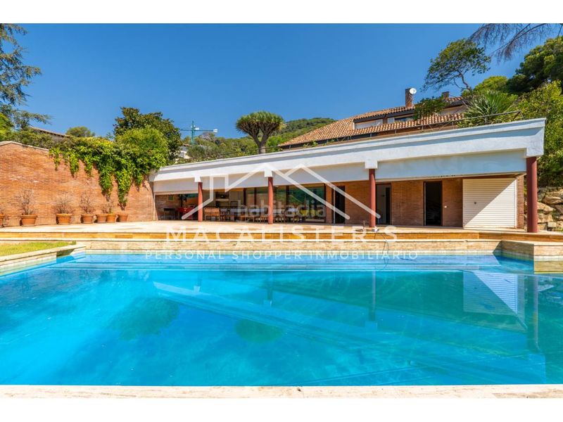 Foto 0bb2fecf-c769-4d26-b5a8-ca01d2f29b8f. Casa amb calefacció aparcament piscina a Premià de Dalt