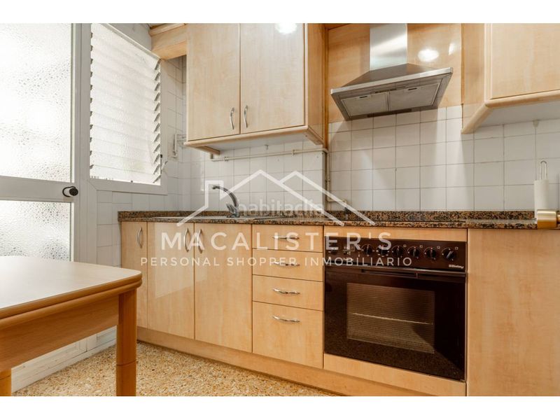 Foto 0bf933bf-ca2c-48f0-b126-44d56dbabf77. Pis a Provençals del Poblenou Barcelona