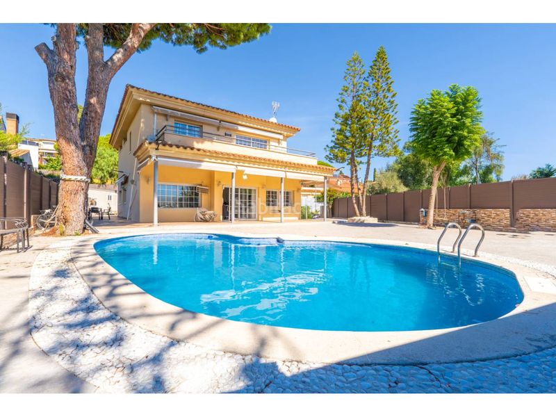 Foto b0a41050-56ad-4899-80da-461ebcd3dec4. Haus mit heizung parking pool in Cabrils