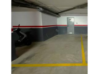 Autoparkplatz in Les Pinedes. Plaza de parking  trastero en les pinedes