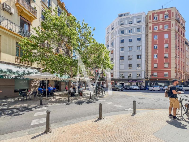 Foto 06fd3ef1-9956-41e8-a65a-33841730f9cc. Miete geschäftsraum in Russafa Valencia