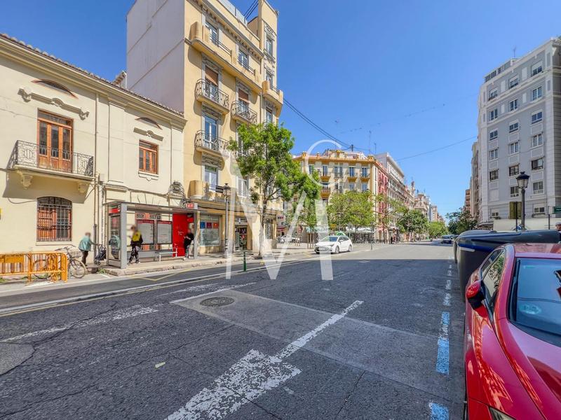 Foto 9105e7e8-8972-4e54-ab6b-159ab68970dd. Umzug geschäftsraum in Russafa Valencia