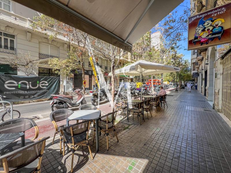 Foto 5334e7c0-3589-41e3-a32e-a2e867ec6d2a. Pas-de-porte local commercial dans Gran Via Valencia