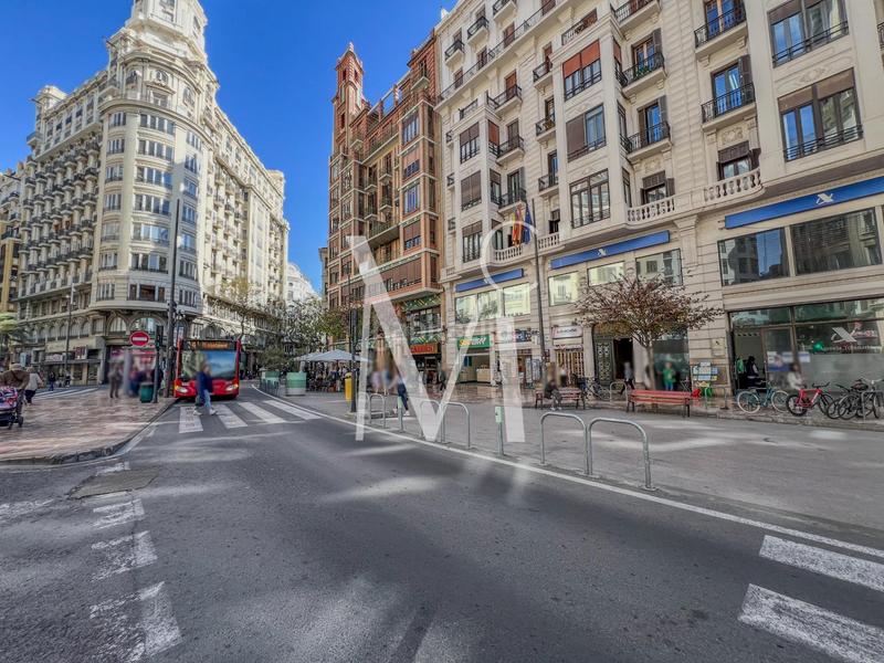 Foto 74d1e7cb-0fab-4d76-9b4c-eef0cba2ee68. Pas-de-porte local commercial dans Sant Francesc Valencia