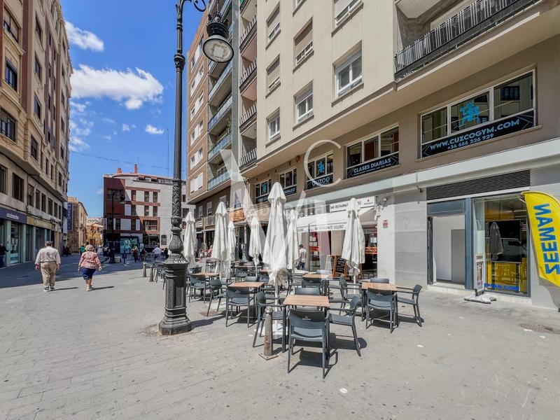 Foto 58d8e43b-1566-4cc1-a228-095aa9afe1ad. Traspaso local comercial en El Mercat Valencia