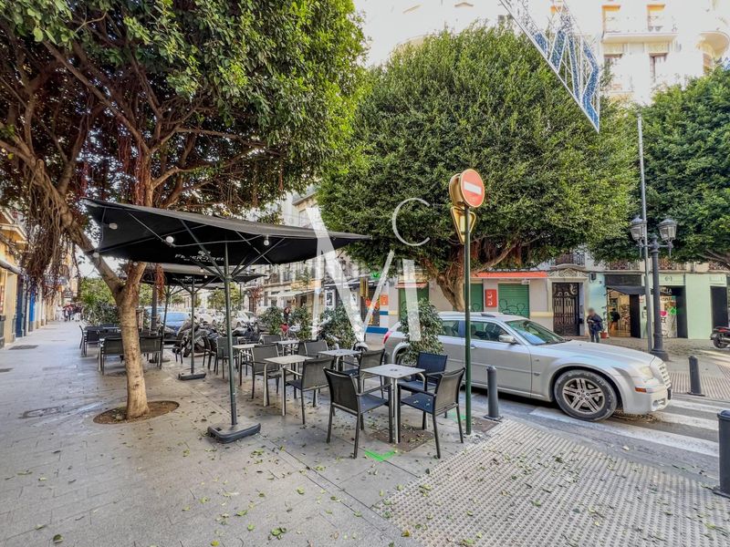 Foto 15a99717-867d-4056-8f95-52e9d7fb0604. Rent business premise in Russafa Valencia