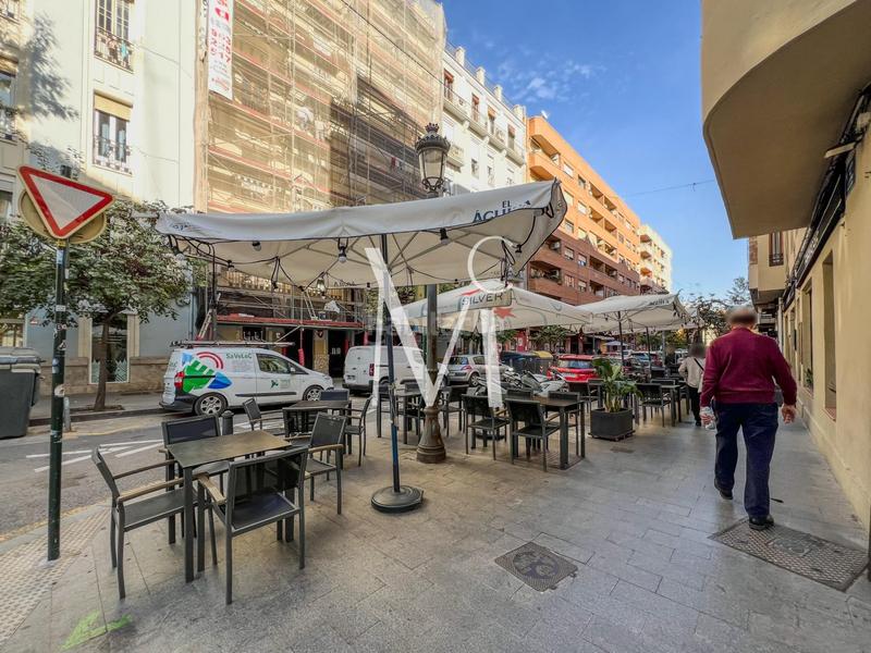 Foto 469b69f5-b54a-4bd8-a61e-7f337b2e686c. Traspaso local comercial en Russafa Valencia