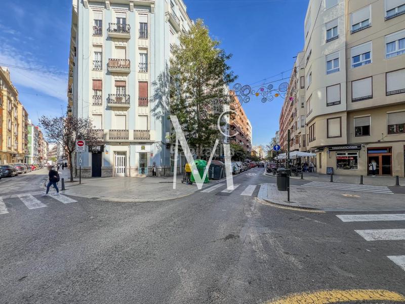 Foto 3d5aa16f-142b-4914-9a94-959f5785a1d7. Pas-de-porte local commercial dans Russafa Valencia