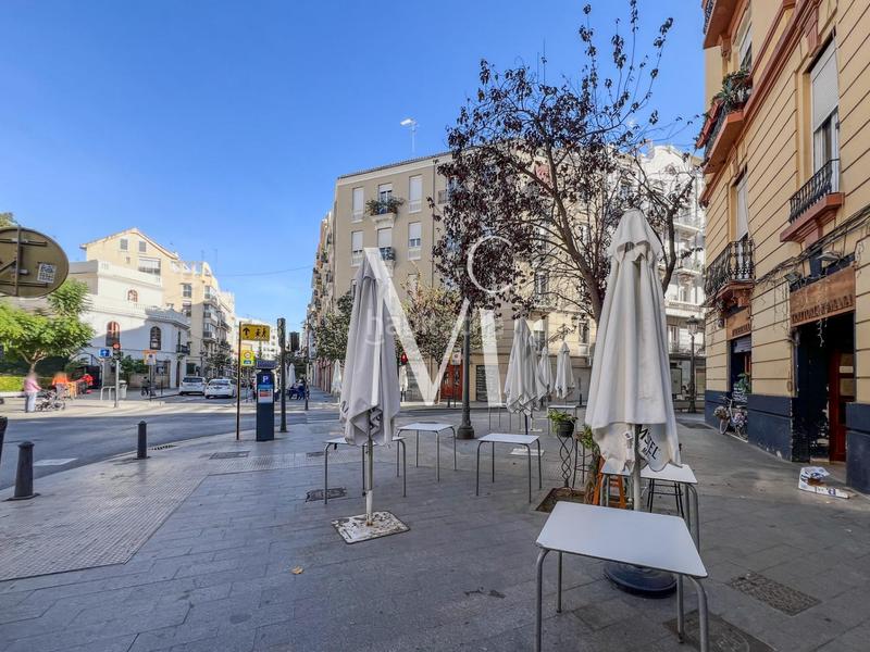 Foto 84e2bb32-6579-48eb-846c-2c7a08c86501. Pas-de-porte local commercial dans Russafa Valencia