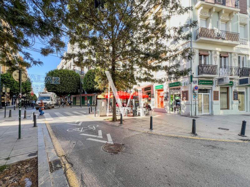 Foto ffd8b1ac-e843-4f81-a681-2b44775ff4bb. Pas-de-porte local commercial dans Russafa Valencia