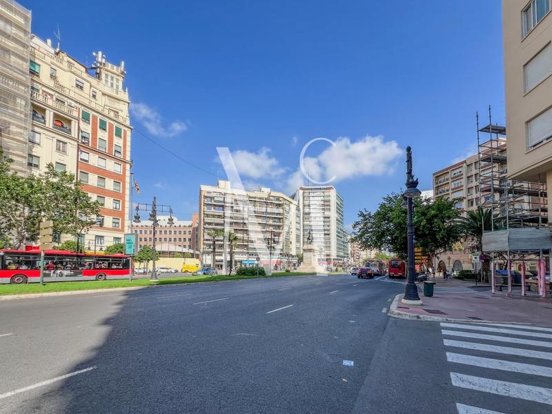 Foto 9e96a2cf-d167-419f-8d80-edf17bd452f9. Pas-de-porte local commercial dans La Roqueta Valencia