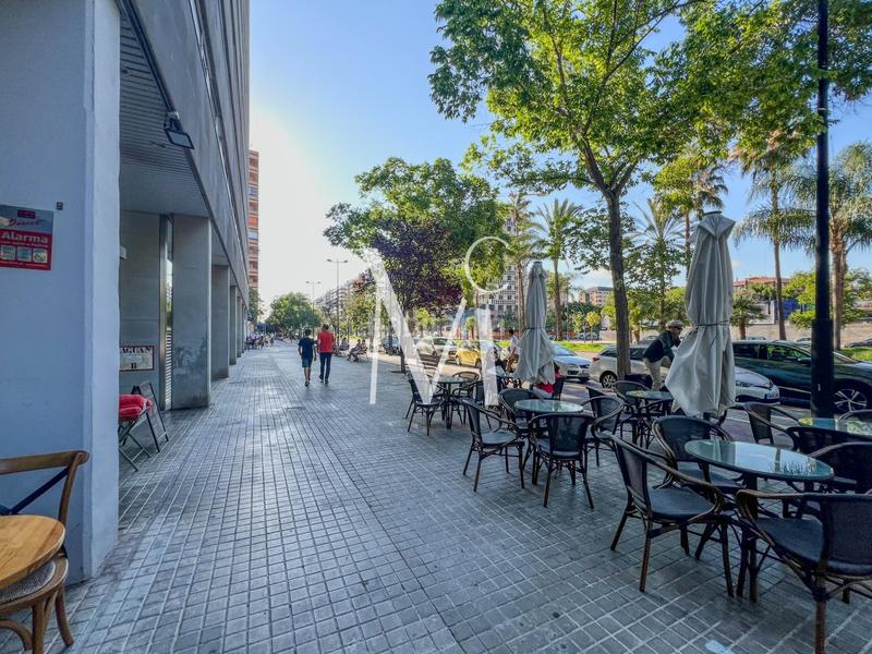 Foto 4cec5829-3f75-4e0b-8dee-fcdaace0afc2. Traspàs local comercial a Penya-Roja - Avda. Francia Valencia