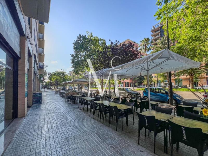 Foto 568d81a3-2de9-4cde-a030-5960501f6fdf. Traspàs local comercial a Penya-Roja - Avda. Francia Valencia