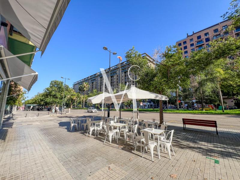 Foto ce311005-3a8f-4de0-bd73-e0016e6687b2. Pas-de-porte local commercial dans Penya-Roja - Avda. Francia Valencia