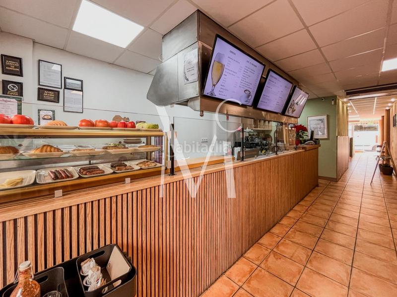 Foto 44a3a3c3-dfe8-4b5c-80b9-1748db95fbc9. Traspaso local comercial en Jaume Roig Valencia