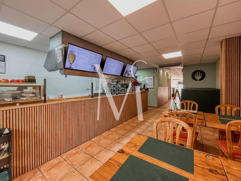 Foto cc8d6244-3d6e-4253-9e0c-a45d9d9aee09. Traspaso local comercial en Jaume Roig Valencia