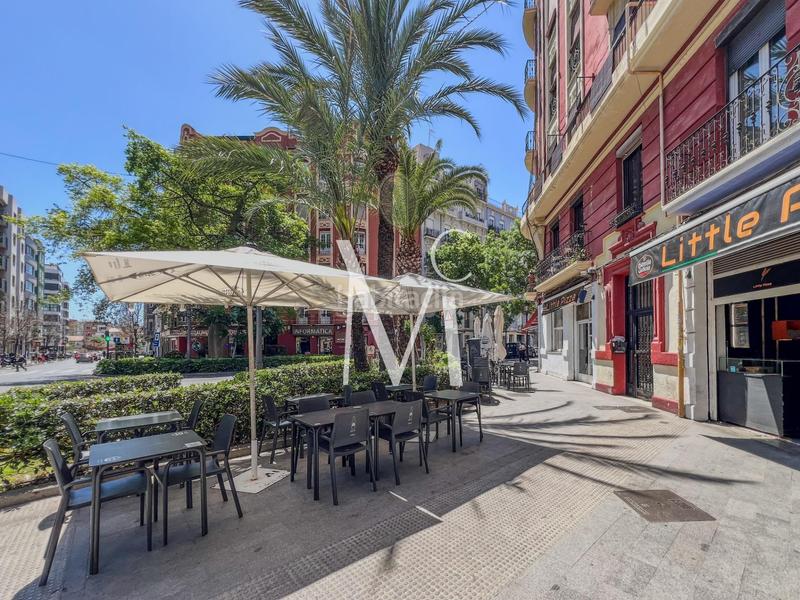 Foto 72e6e0a5-cb4b-43fb-82b3-33cdb552d0c0. Traspaso local comercial en Russafa Valencia