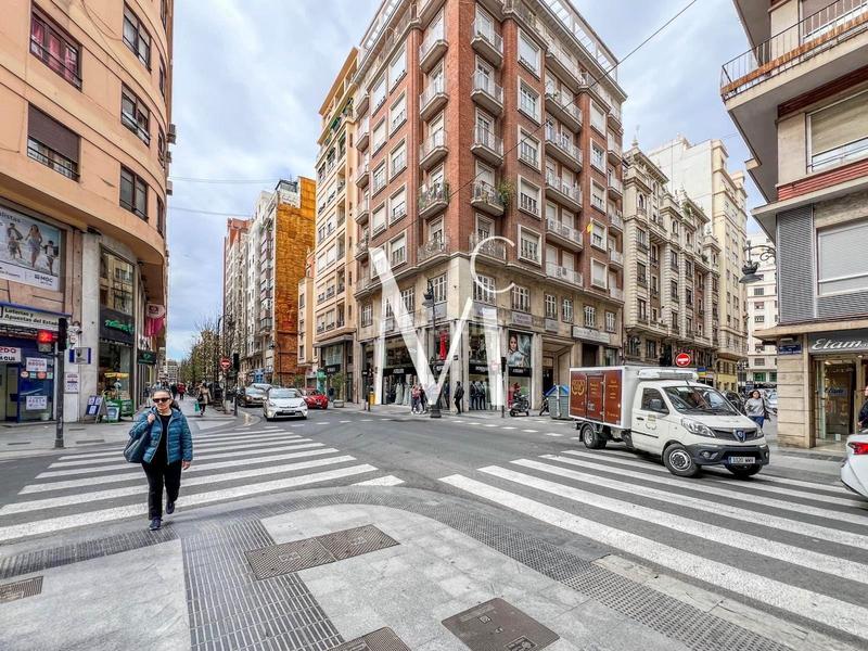 Foto 3a1e86e7-f2ca-464e-81ea-31df1f51e680. Umzug geschäftsraum in Sant Francesc Valencia