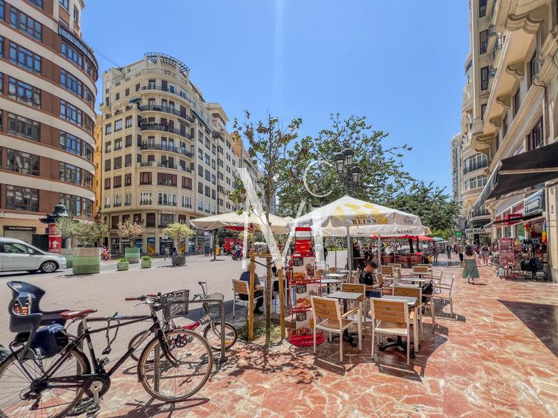 Foto 13d91ec2-2b17-4414-8843-d29139b2084c. Traspaso local comercial en Sant Francesc Valencia