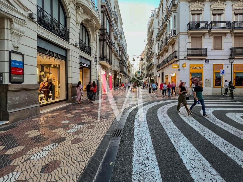 Foto df369719-dfb8-4cc9-bbf6-11a2a5968b54. Pas-de-porte local commercial dans Sant Francesc Valencia