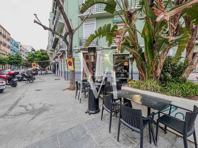 Foto 6d1cc4ee-4251-4549-a876-53c5e30bf579. Traspaso local comercial en Russafa Valencia