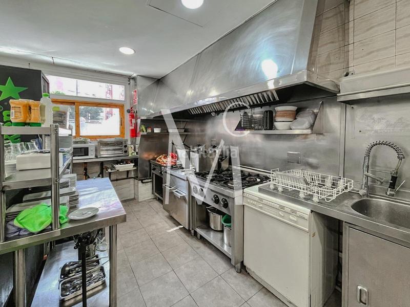 Foto de842818-40ab-47ce-8a20-5ed0e098da39. Pas-de-porte local commercial dans Russafa Valencia