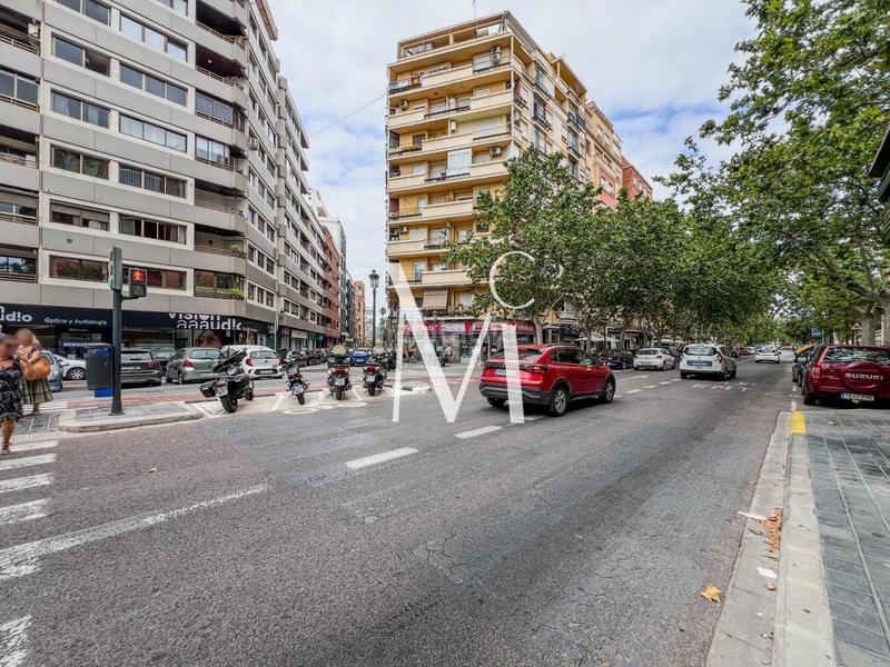 Foto 966f2c42-0672-4580-b96a-ffb589d9d7b5. Pas-de-porte local commercial dans Exposició Valencia