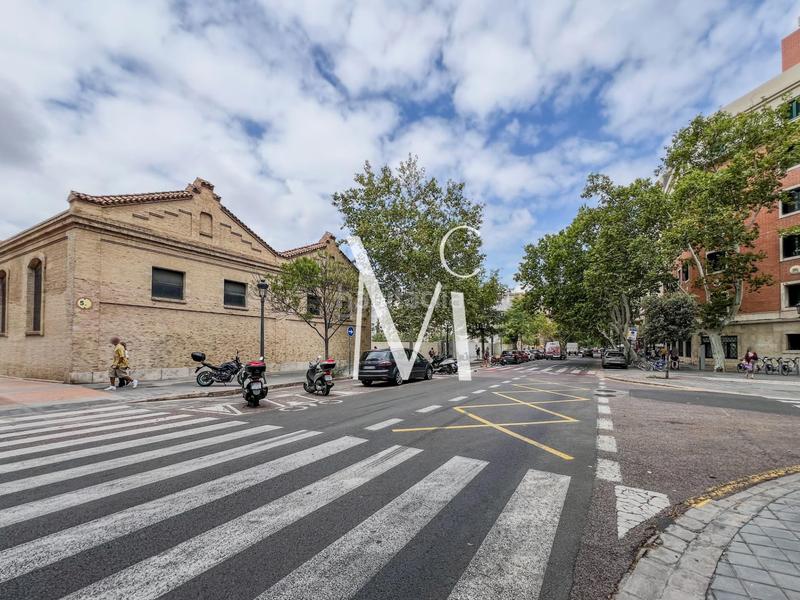 Foto e584d4e0-f61d-4b47-94b2-8283d715fbf9. Pas-de-porte local commercial dans Exposició Valencia