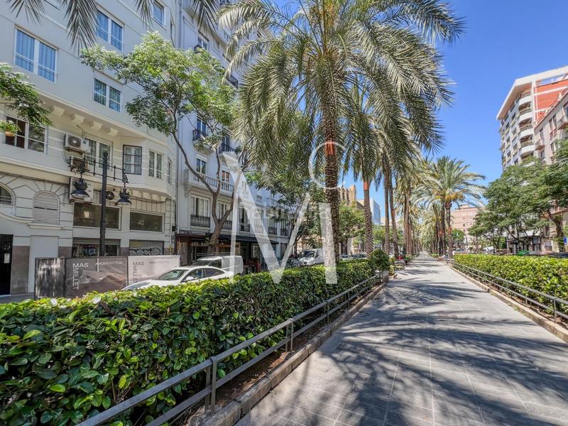 Foto 4822fece-29c3-461d-864d-058eec806bbc. Transfer business premise in Russafa Valencia