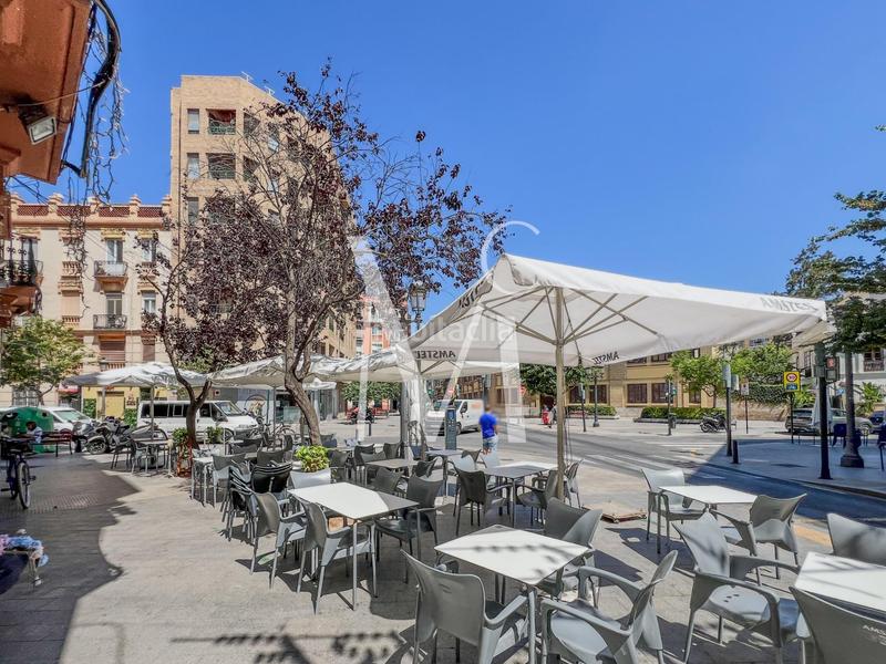 Foto f8279dcc-4b8f-4a3f-8d66-bce565e71797. Traspaso local comercial en Russafa Valencia