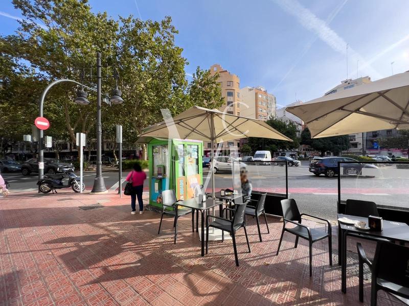 Foto ad8f1aaf-e252-484a-8a6f-68fc42dc71ff. Umzug geschäftsraum in El Botànic Valencia