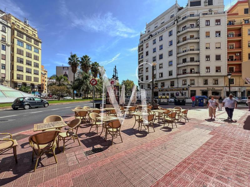 Foto b250aa2c-bd7a-443a-9972-d1de1c5b1b53. Umzug geschäftsraum in El Botànic Valencia