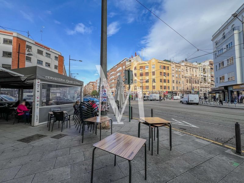 Foto 87fcf97f-733c-43bf-986b-048e6a571ec5. Traspàs local comercial a Jaume Roig Valencia